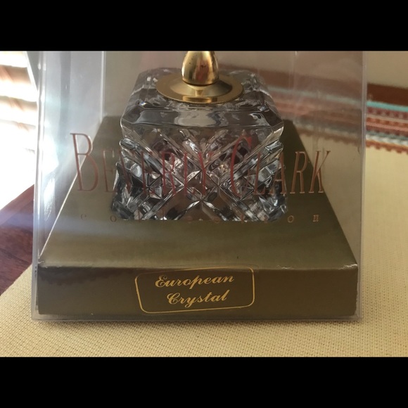 Beverly Clark Pen in crystal stand - Picture 3 of 4